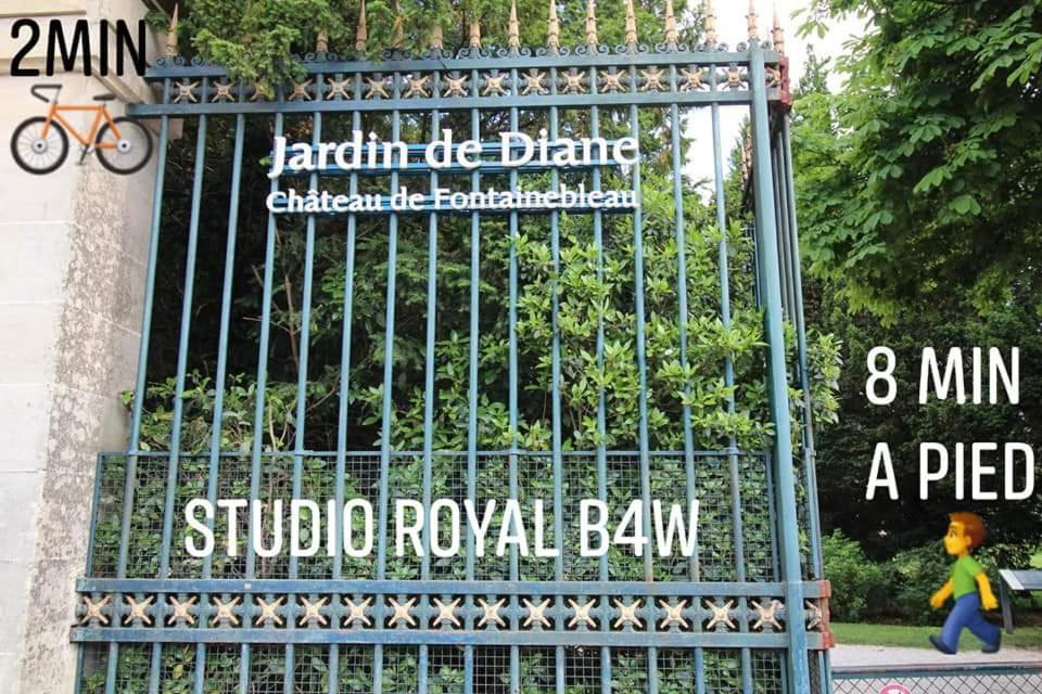 Studio Royal By Beds4Wanderlust - Place Du Marche Avec Parking Prive Фонтенбло Номер фото